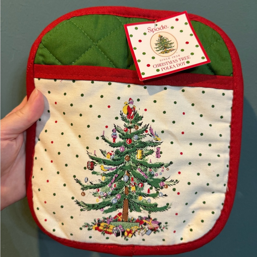 NWT set of 2 Spoke Christmas Tree Polka Dot Pot Holders